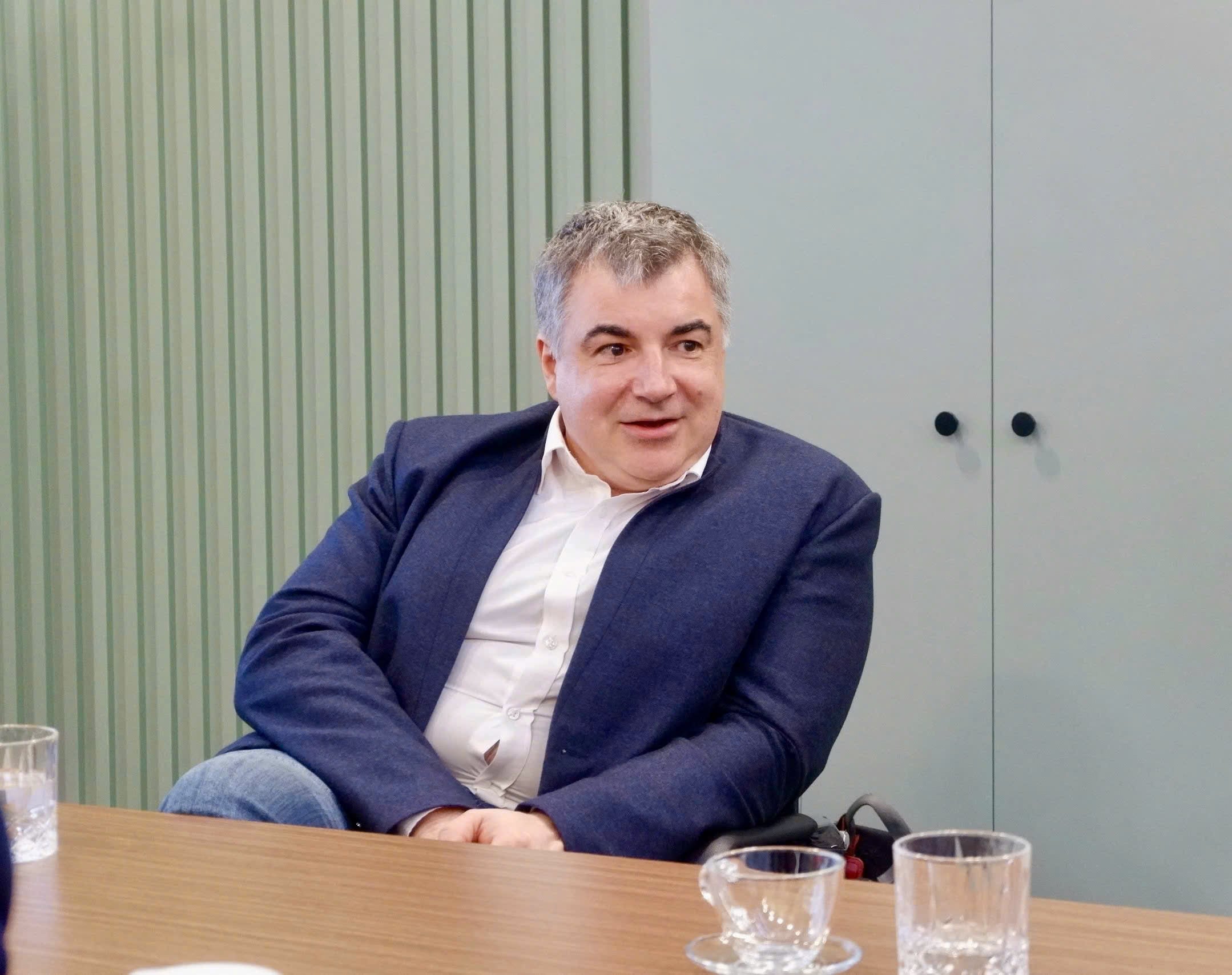 Nobel Laureate Sir Konstantin Novoselov Visits CMIT for Strategic Advisory Session